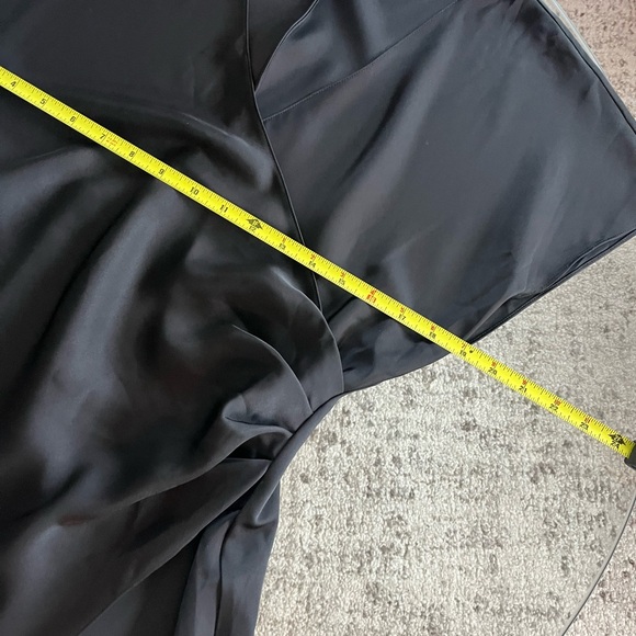 Aritzia Babaton Closing Satin Formal Elegant Black Evening V-Neck Dress Sz  M - Picture 10 of 15